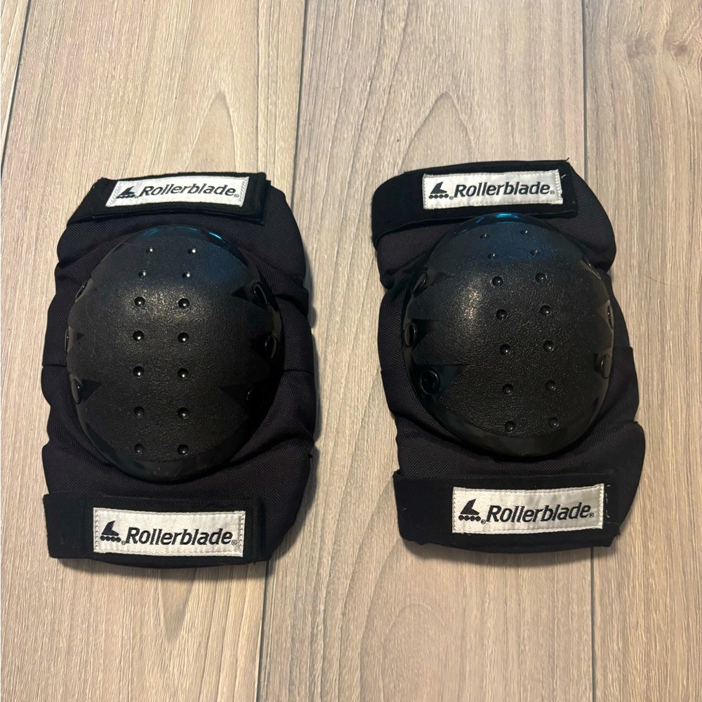 Rollerblade 1990s Vintage Velcro Knee Pads, Black, OS Adult.